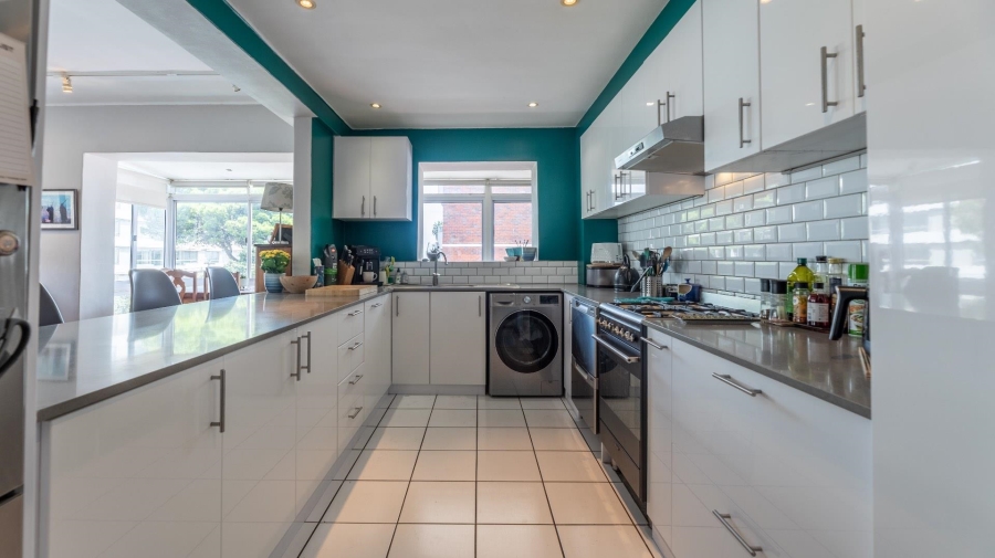 3 Bedroom Property for Sale in Sea Point Western Cape